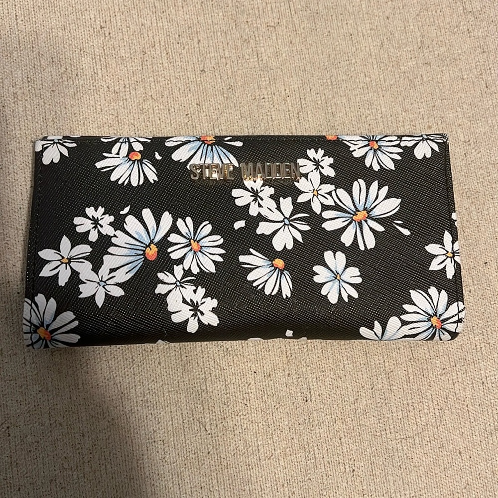 Steve Madden wallet